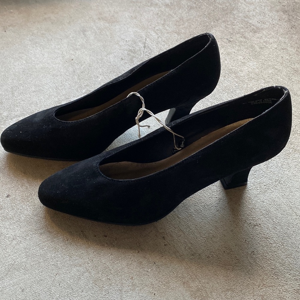 Black Suede 2” Heels size 5.5, never worn